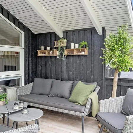 Elayne - 3km From The Sea By Interhome